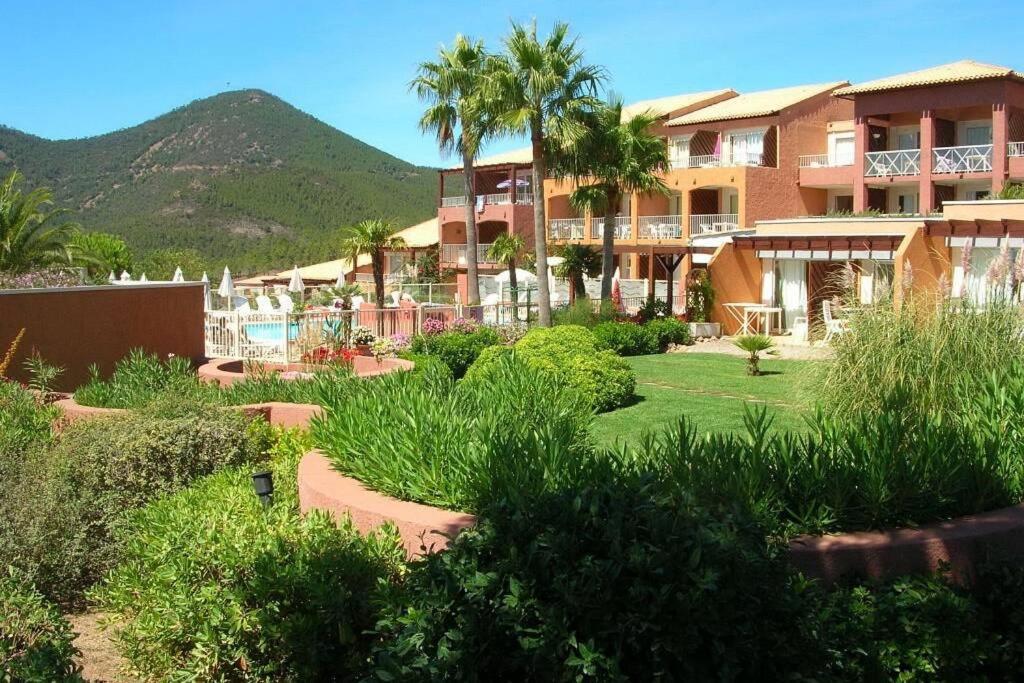 Entre Mer Et Massif Forestier De L'Esterel Apartamento Théoule-sur-Mer Exterior foto